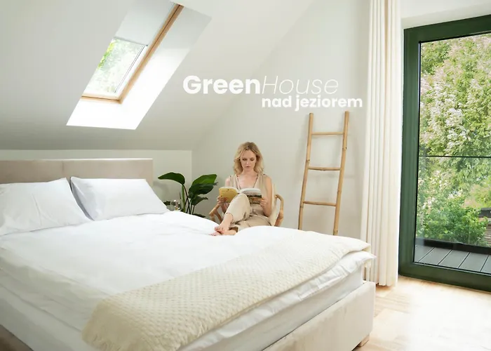 Green House - Nad Jeziorem Z Pomostem